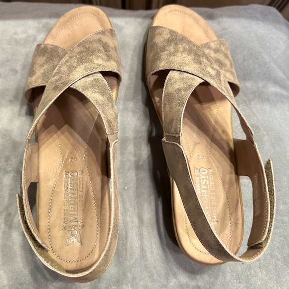 Mephisto sandal, size 40, gold suede - Picture 2 of 2